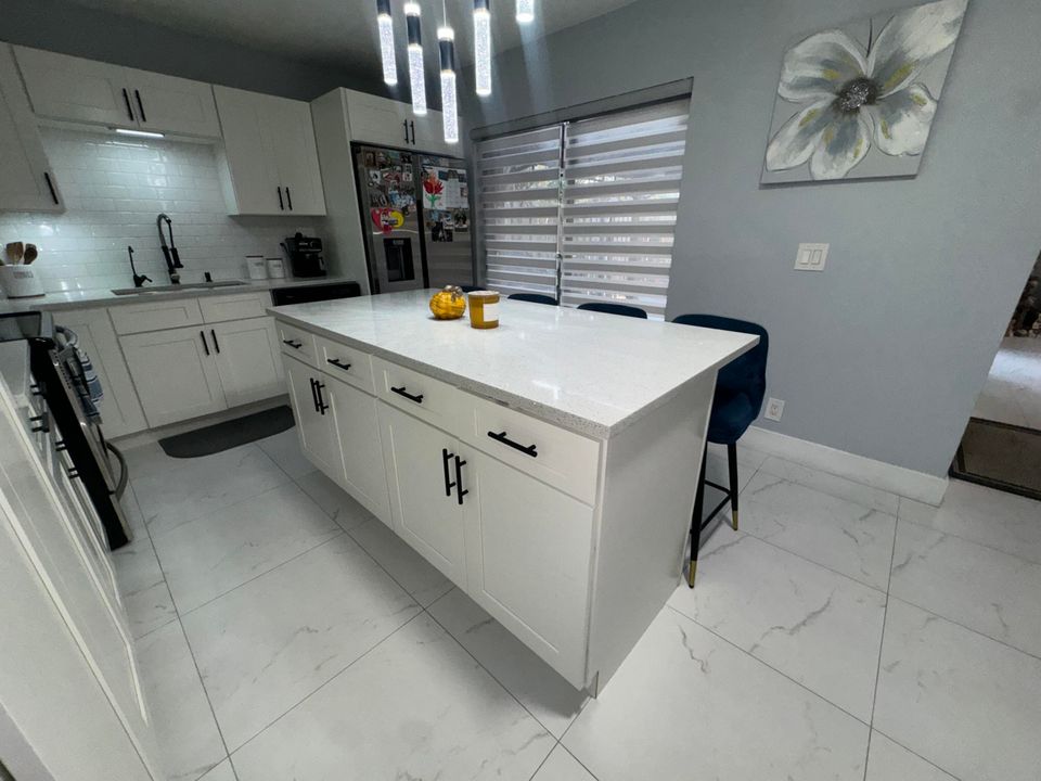 For Sale: $349,000 (2 beds, 2 baths, 1232 Square Feet)