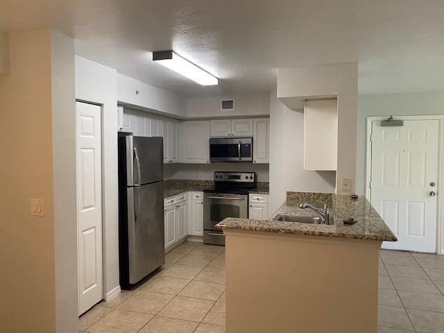 For Rent: $2,650 (3 beds, 2 baths, 1115 Square Feet)