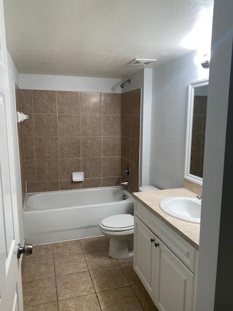 For Rent: $2,650 (3 beds, 2 baths, 1115 Square Feet)