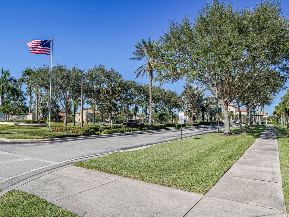 For Sale: $424,900 (3 beds, 2 baths, 1609 Square Feet)