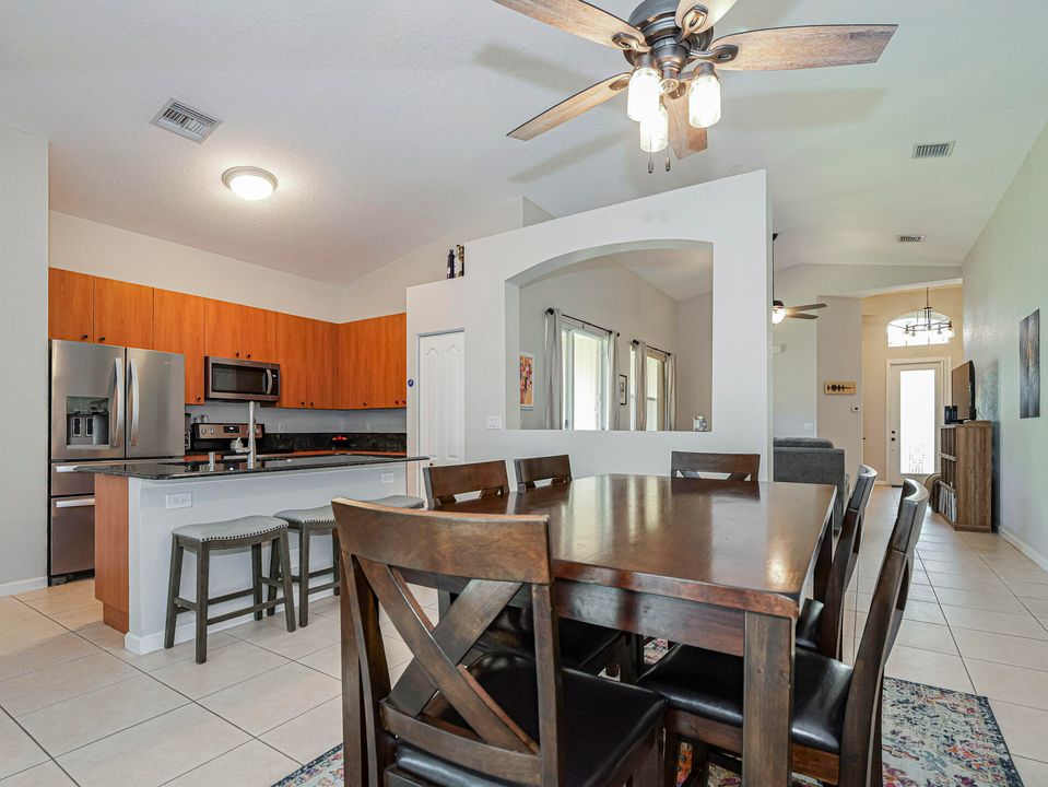 For Sale: $424,900 (3 beds, 2 baths, 1609 Square Feet)