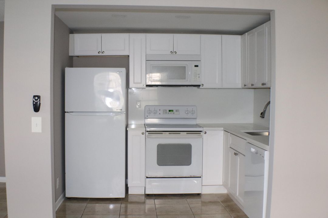 For Rent: $1,700 (1 beds, 1 baths, 760 Square Feet)