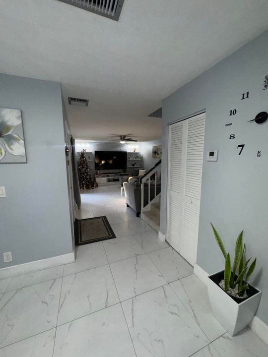 For Sale: $349,000 (2 beds, 2 baths, 1232 Square Feet)