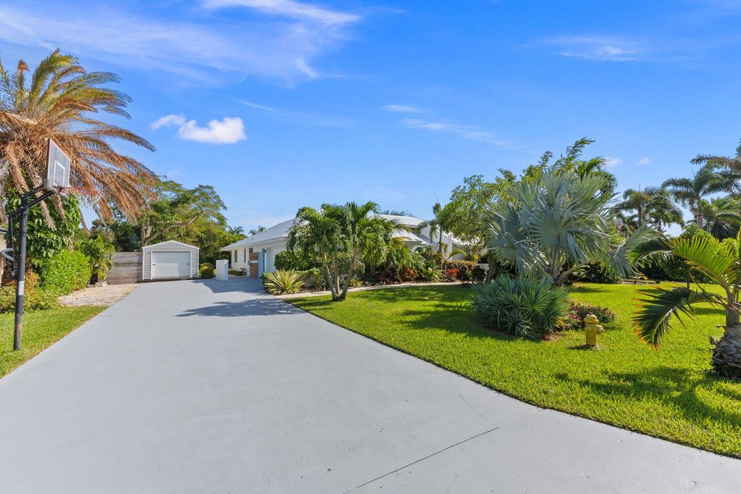 For Sale: $849,000 (3 beds, 3 baths, 2504 Square Feet)