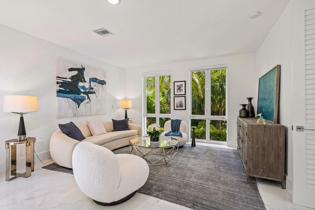 For Sale: $5,995,000 (5 beds, 4 baths, 4167 Square Feet)