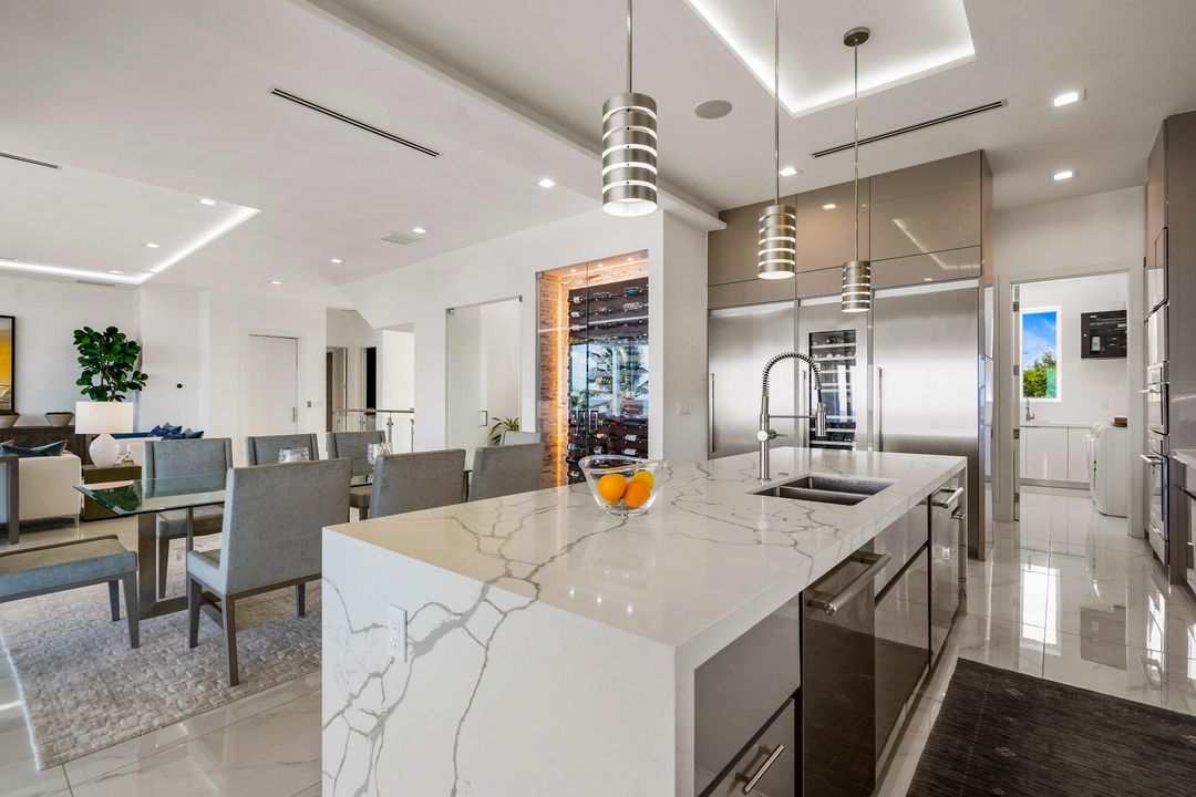 For Sale: $5,995,000 (5 beds, 4 baths, 4167 Square Feet)