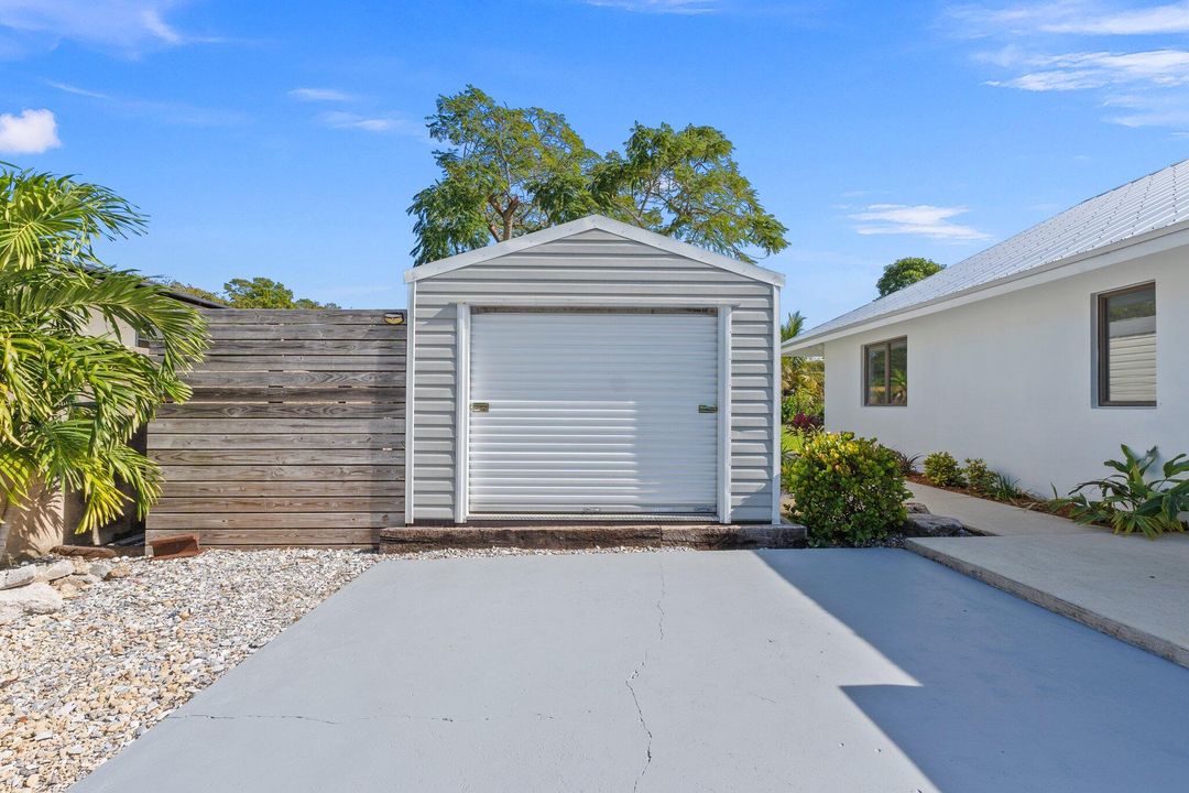 For Sale: $849,000 (3 beds, 3 baths, 2504 Square Feet)