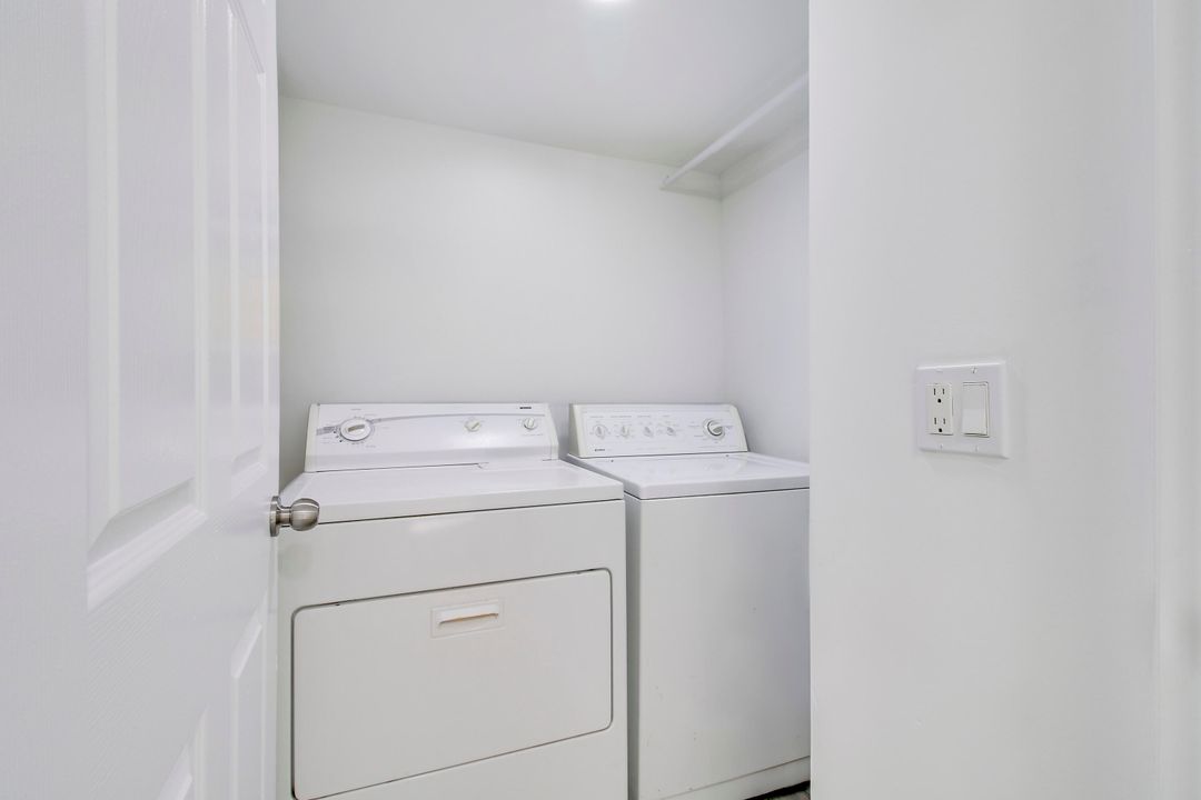 For Sale: $340,000 (2 beds, 2 baths, 1000 Square Feet)