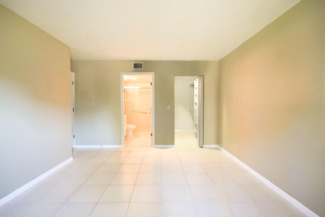 For Sale: $229,000 (2 beds, 2 baths, 1111 Square Feet)