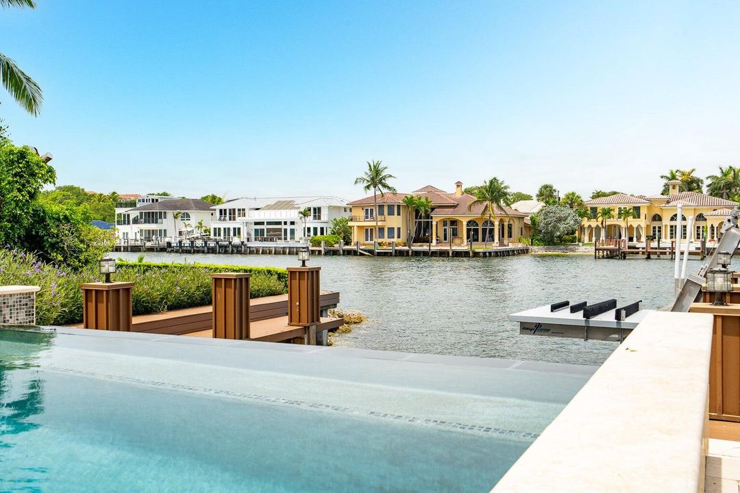 For Sale: $11,995,000 (5 beds, 7 baths, 7299 Square Feet)