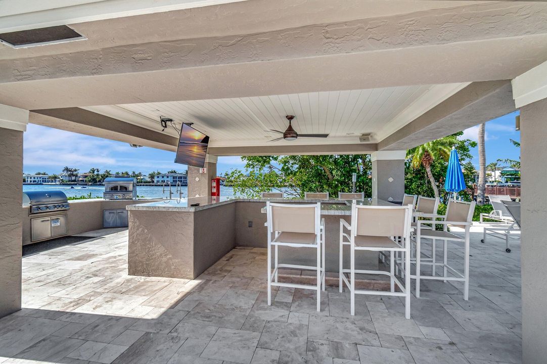 For Sale: $735,000 (2 beds, 2 baths, 1400 Square Feet)