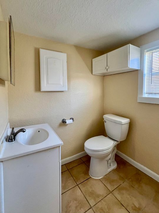 For Sale: $220,000 (3 beds, 1 baths, 469 Square Feet)