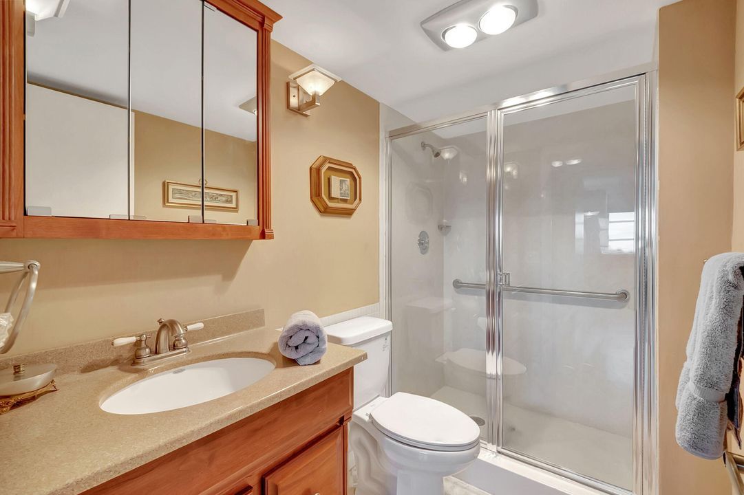 For Sale: $475,000 (2 beds, 2 baths, 1031 Square Feet)