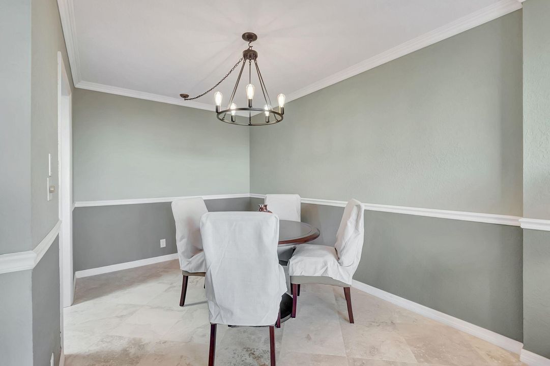 For Sale: $475,000 (2 beds, 2 baths, 1031 Square Feet)