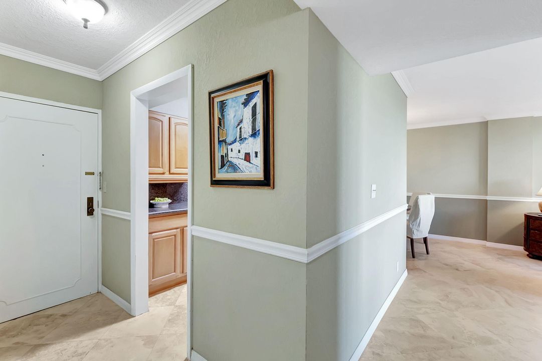 For Sale: $475,000 (2 beds, 2 baths, 1031 Square Feet)