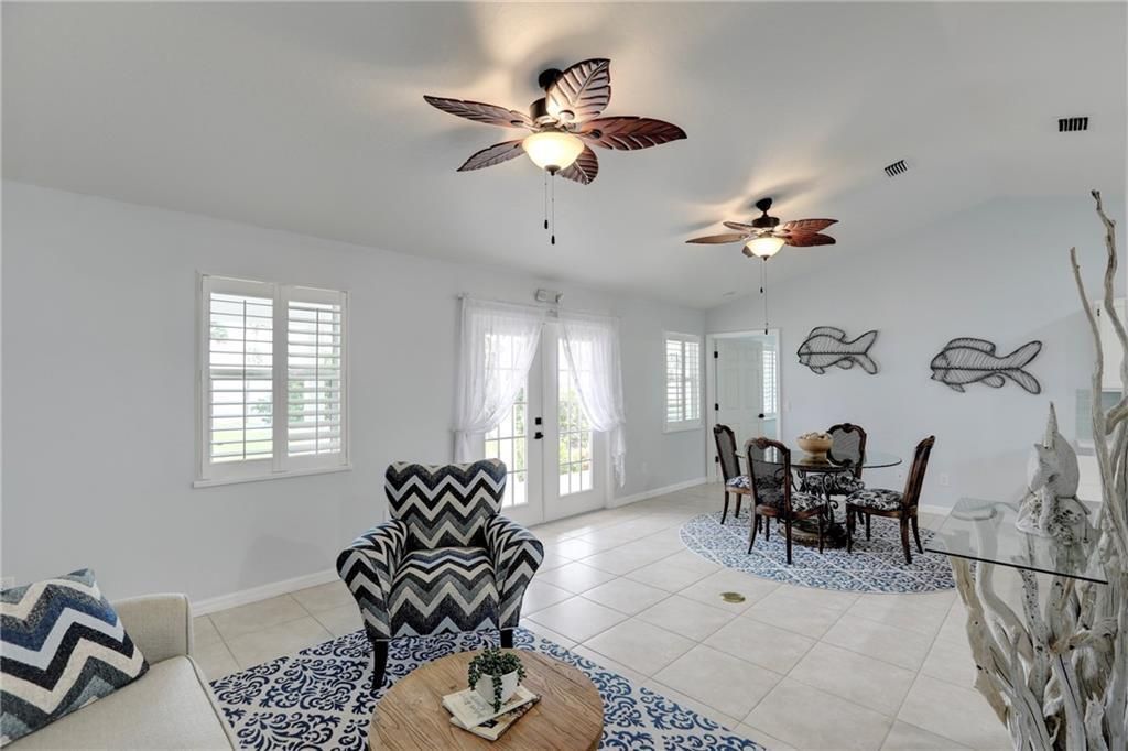 For Sale: $1,100,000 (4 beds, 2 baths, 2407 Square Feet)