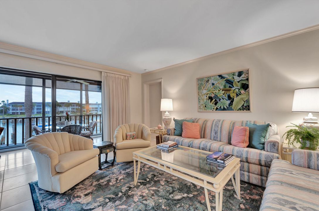 For Sale: $995,000 (2 beds, 2 baths, 1800 Square Feet)