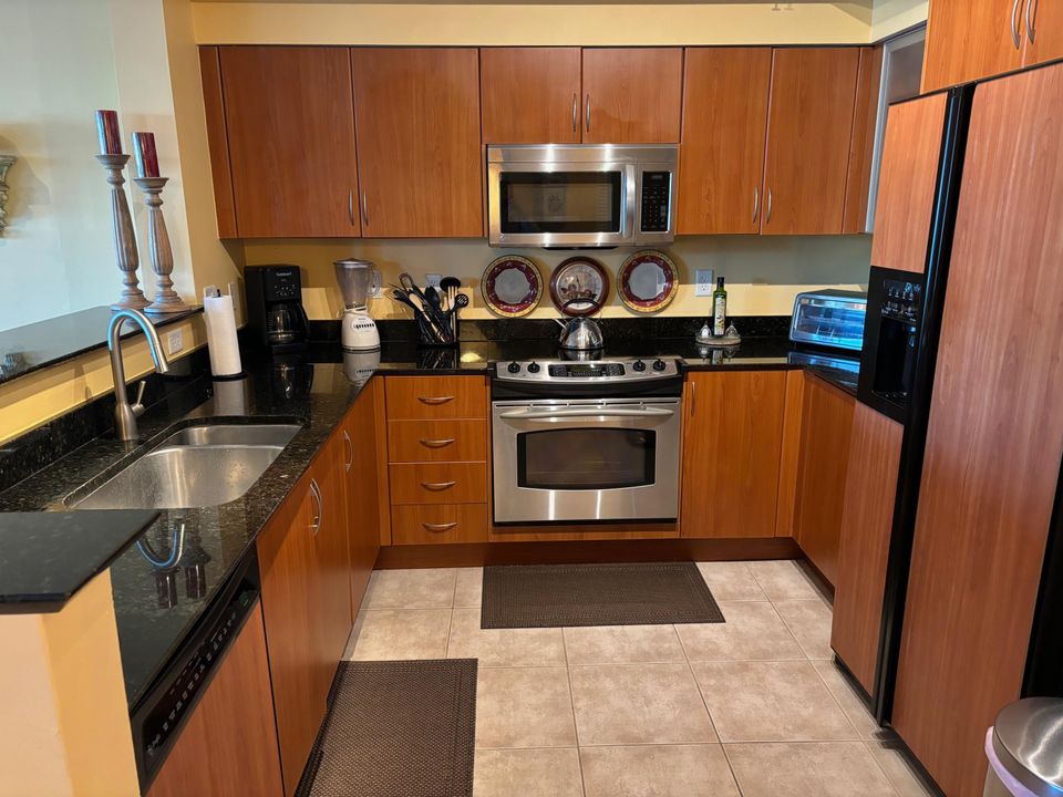 Active With Contract: $3,750 (2 beds, 2 baths, 1265 Square Feet)