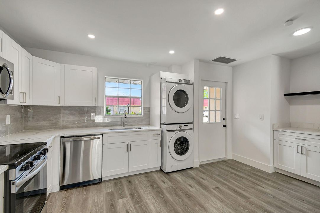 For Sale: $227,000 (2 beds, 2 baths, 1088 Square Feet)