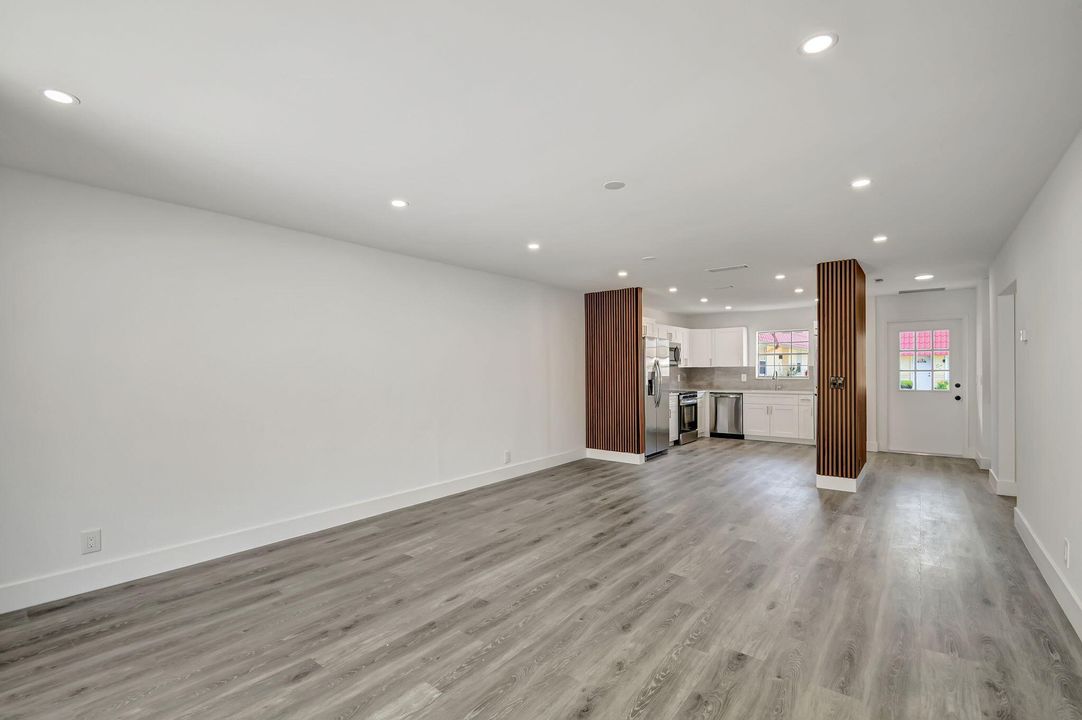 For Sale: $227,000 (2 beds, 2 baths, 1088 Square Feet)