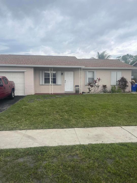 For Rent: $3,150 (3 beds, 2 baths, 1087 Square Feet)