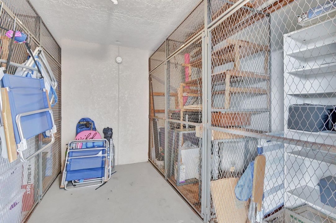 For Sale: $130,000 (2 beds, 2 baths, 1044 Square Feet)