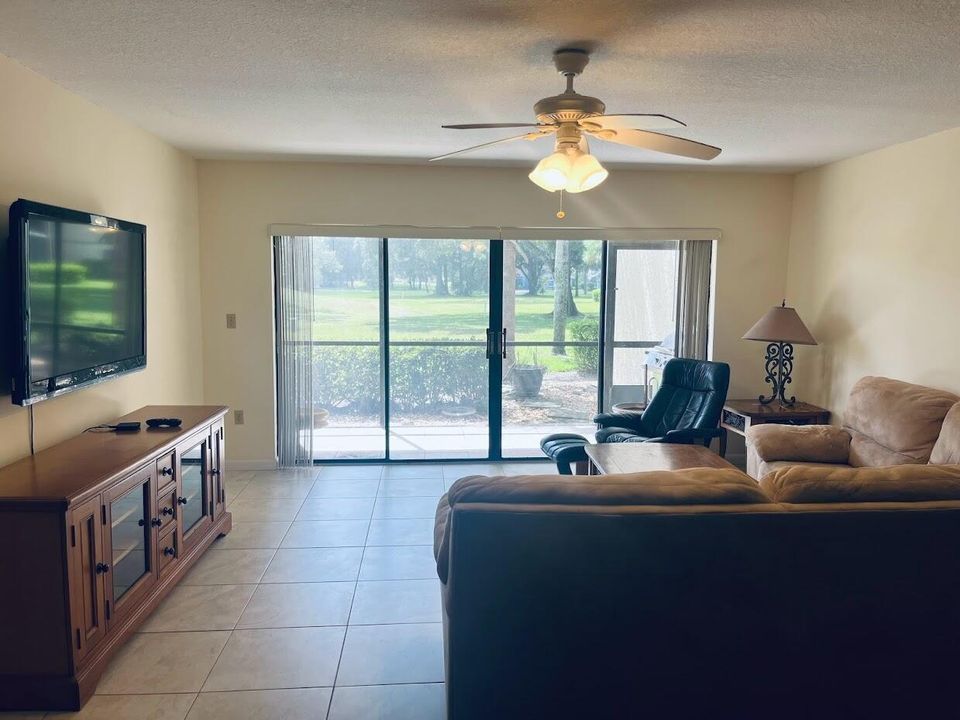 For Rent: $2,100 (2 beds, 2 baths, 1417 Square Feet)