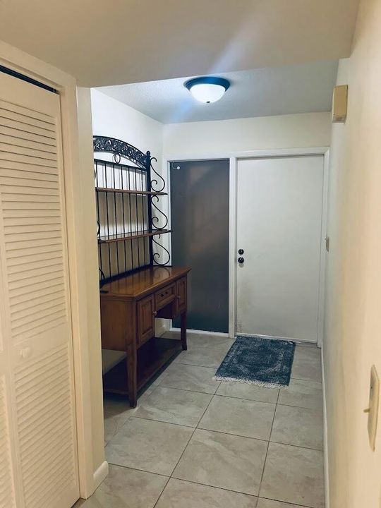 For Rent: $2,100 (2 beds, 2 baths, 1417 Square Feet)