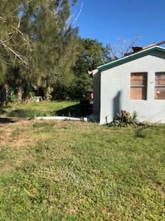 For Sale: $139,000 (3 beds, 1 baths, 956 Square Feet)