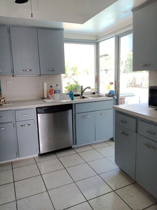 For Rent: $4,500 (3 beds, 2 baths, 2100 Square Feet)