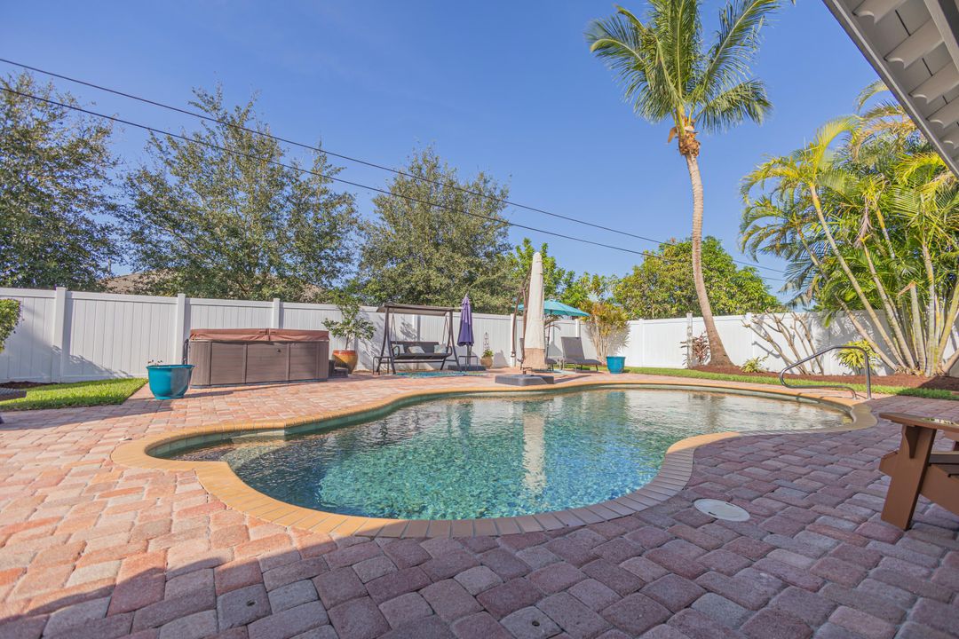 For Sale: $559,000 (3 beds, 2 baths, 2106 Square Feet)