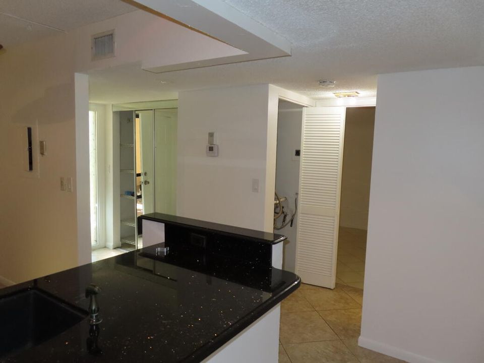 For Rent: $2,300 (2 beds, 2 baths, 1300 Square Feet)