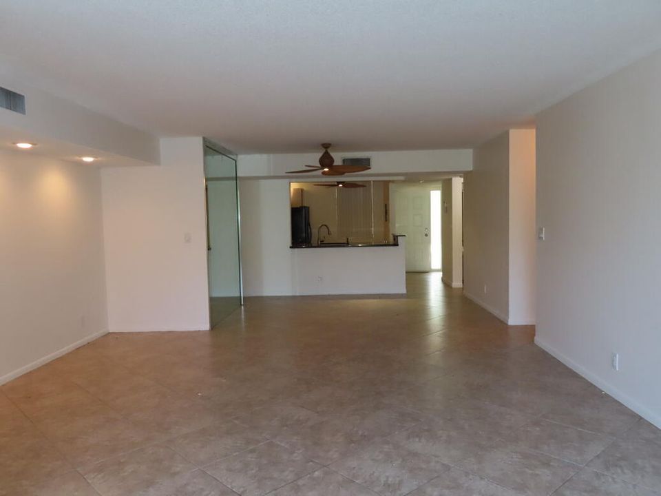 For Rent: $2,300 (2 beds, 2 baths, 1300 Square Feet)