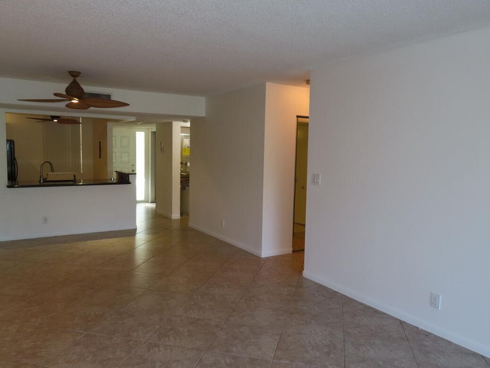 For Rent: $2,300 (2 beds, 2 baths, 1300 Square Feet)