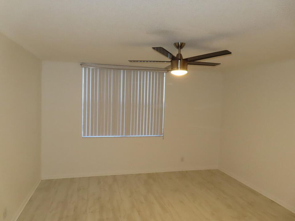 For Rent: $2,300 (2 beds, 2 baths, 1300 Square Feet)