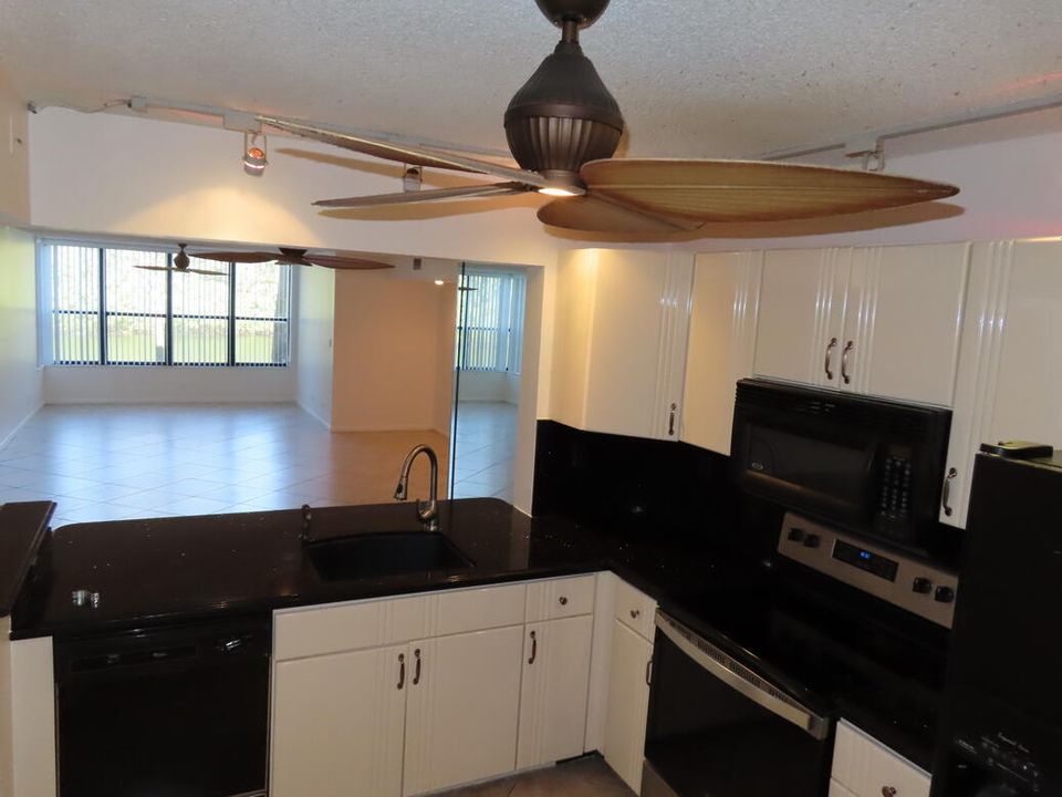 For Rent: $2,300 (2 beds, 2 baths, 1300 Square Feet)