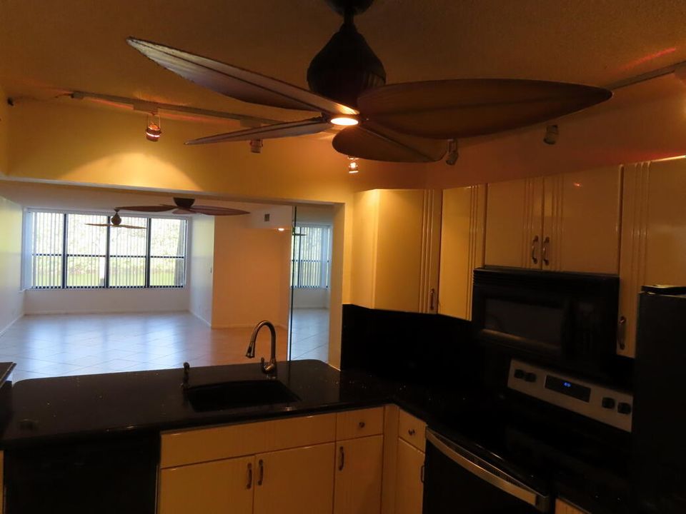 For Rent: $2,300 (2 beds, 2 baths, 1300 Square Feet)