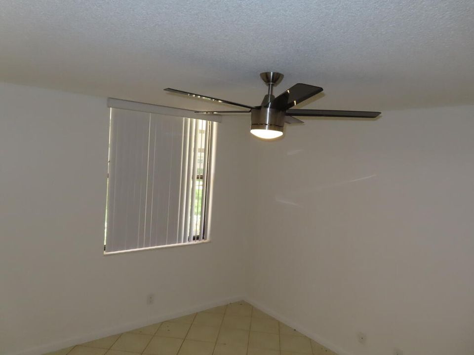 For Rent: $2,300 (2 beds, 2 baths, 1300 Square Feet)