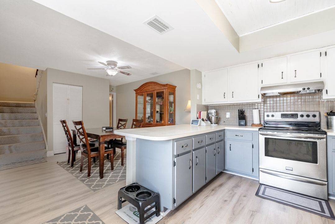 For Sale: $304,999 (2 beds, 2 baths, 1577 Square Feet)