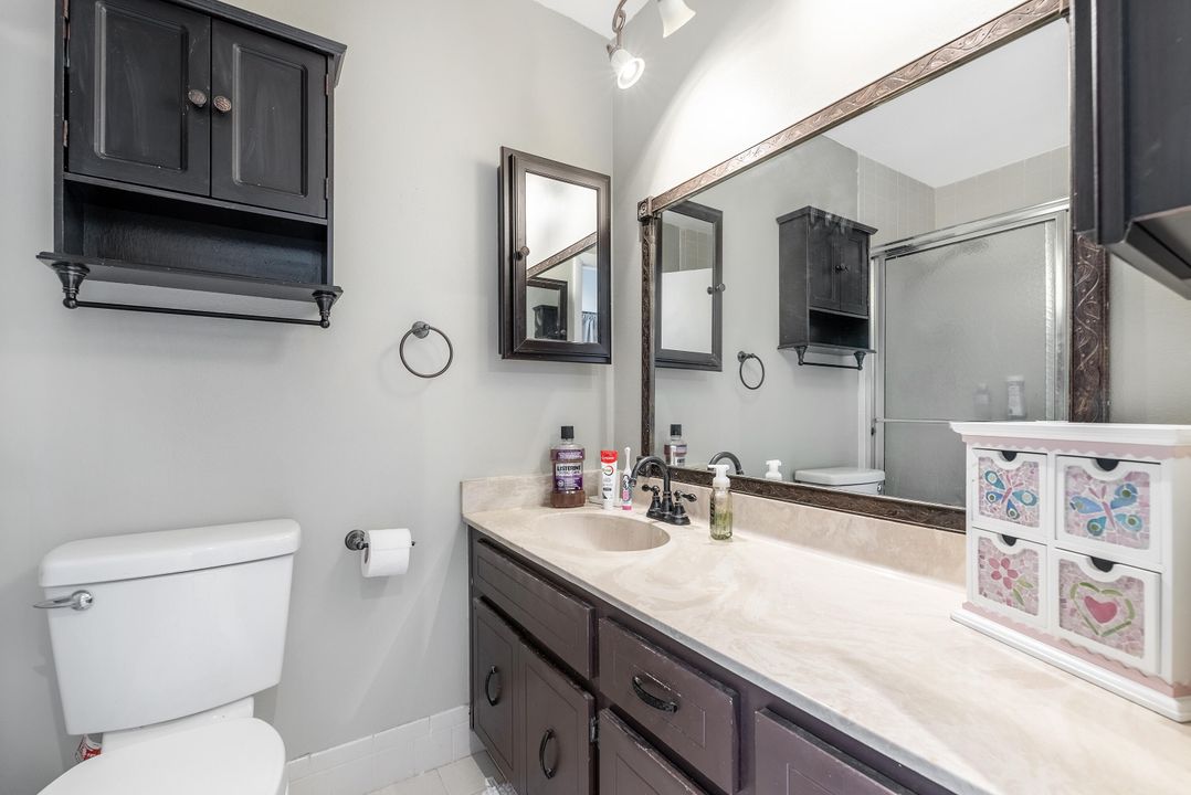 For Sale: $304,999 (2 beds, 2 baths, 1577 Square Feet)