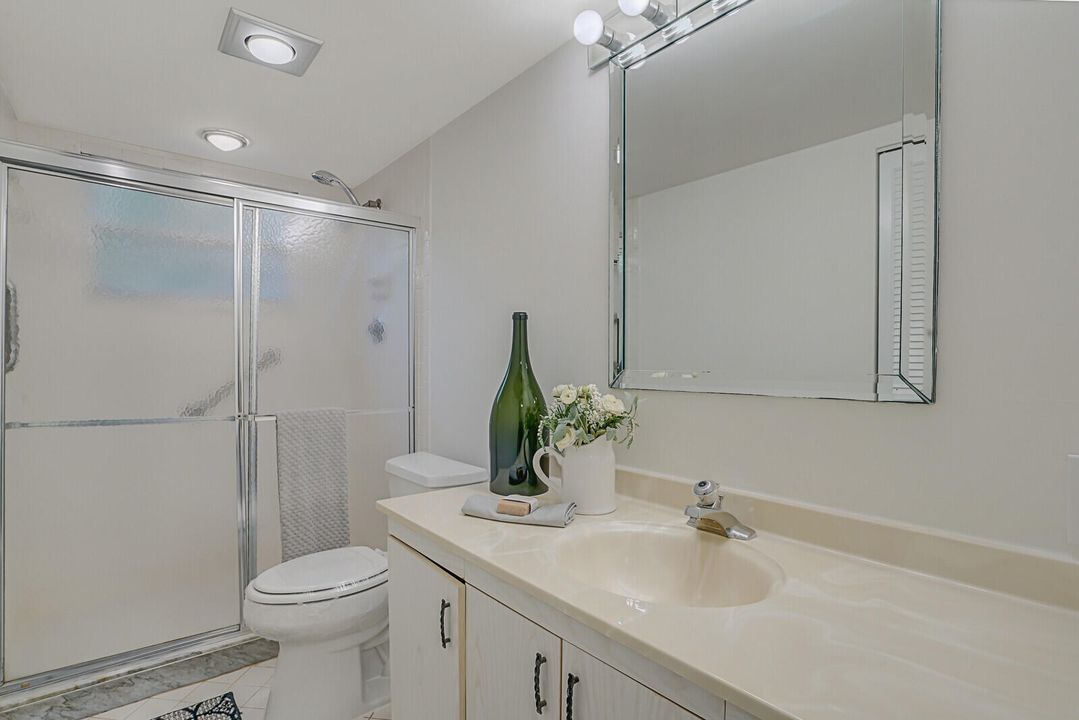 For Sale: $150,000 (2 beds, 2 baths, 1291 Square Feet)