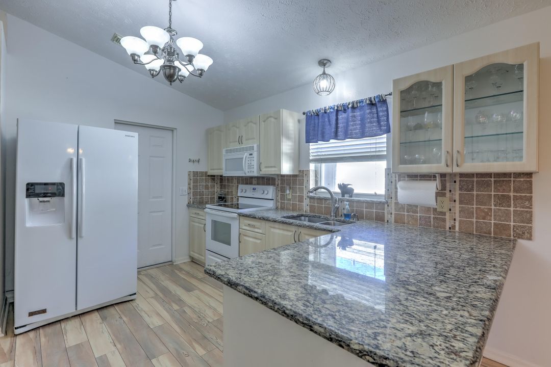 For Sale: $166,000 (2 beds, 2 baths, 1530 Square Feet)