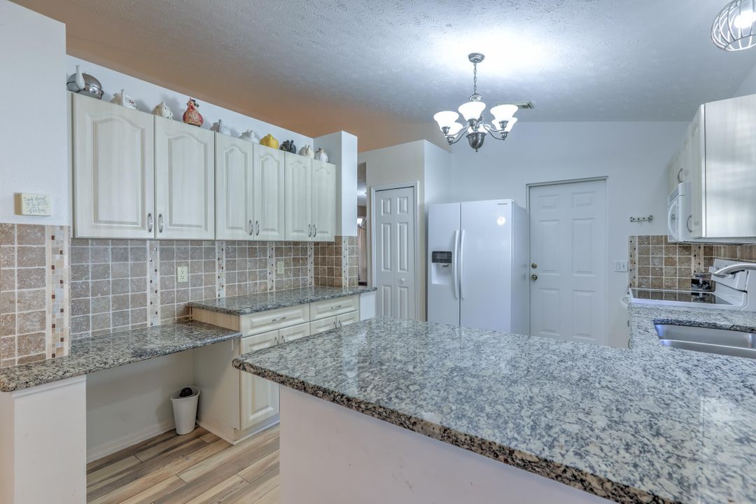 For Sale: $166,000 (2 beds, 2 baths, 1530 Square Feet)