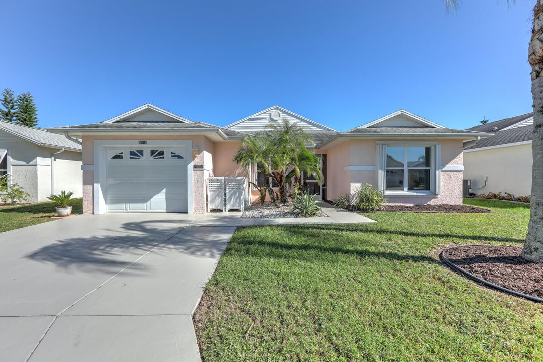 For Sale: $166,000 (2 beds, 2 baths, 1530 Square Feet)