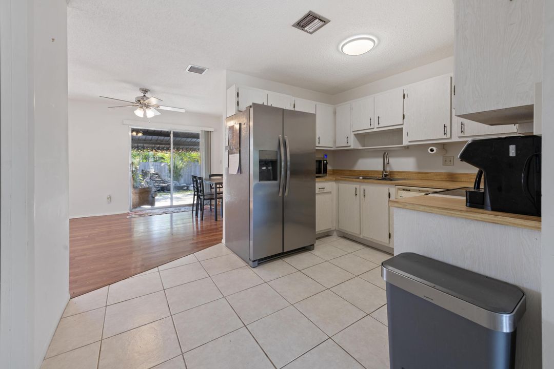 Active With Contract: $308,000 (3 beds, 2 baths, 1275 Square Feet)