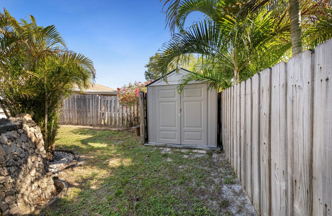 Active With Contract: $308,000 (3 beds, 2 baths, 1275 Square Feet)