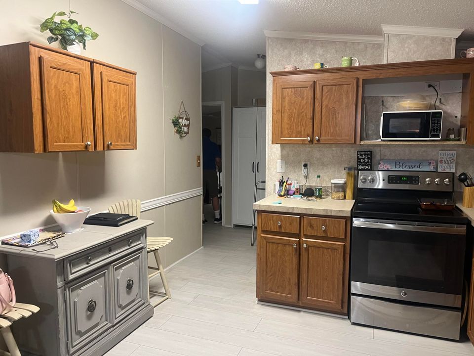 For Sale: $65,000 (2 beds, 2 baths, 1056 Square Feet)