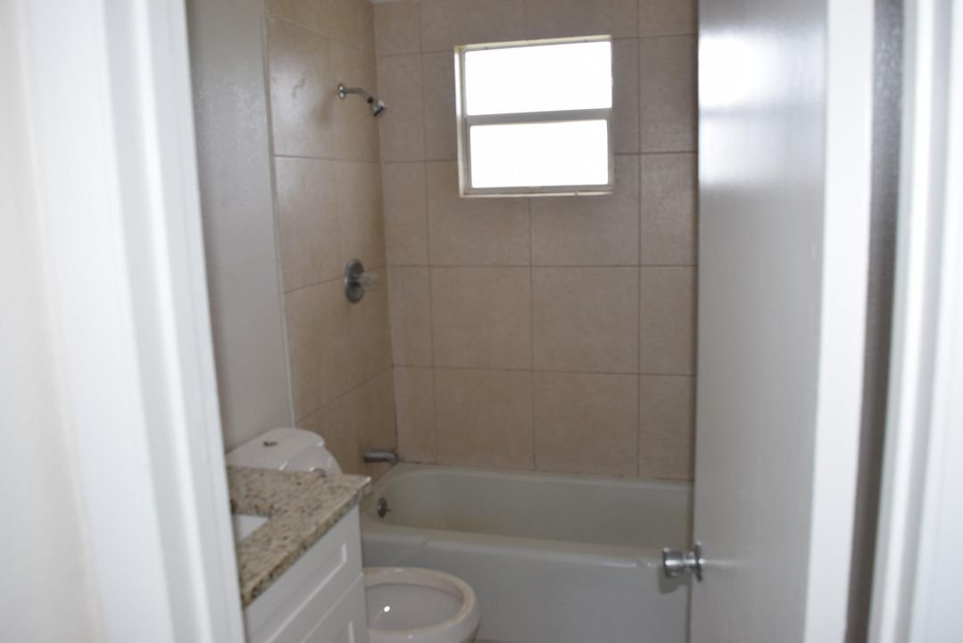 For Rent: $1,500 (2 beds, 1 baths, 794 Square Feet)