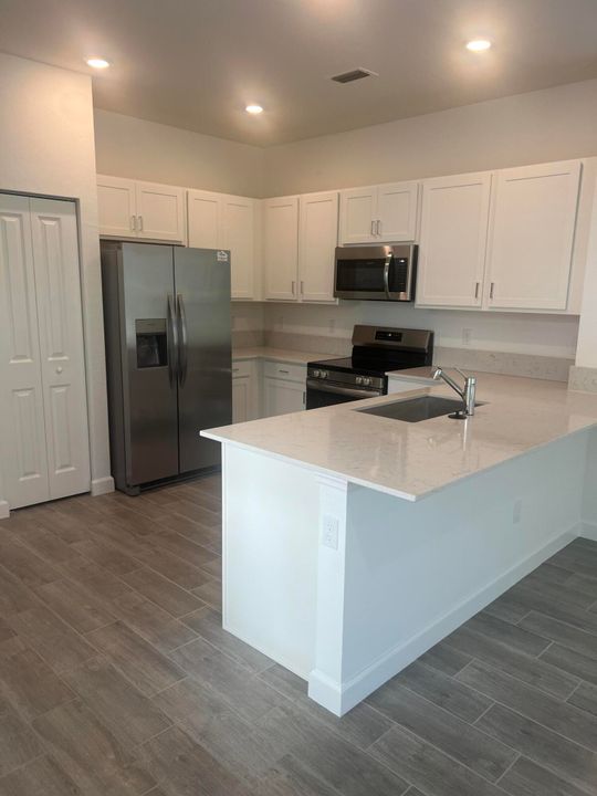 Active With Contract: $3,200 (4 beds, 2 baths, 1754 Square Feet)