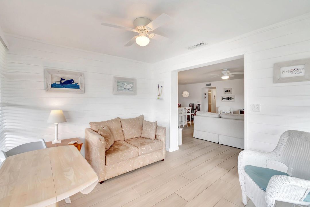 For Sale: $259,000 (2 beds, 2 baths, 1137 Square Feet)